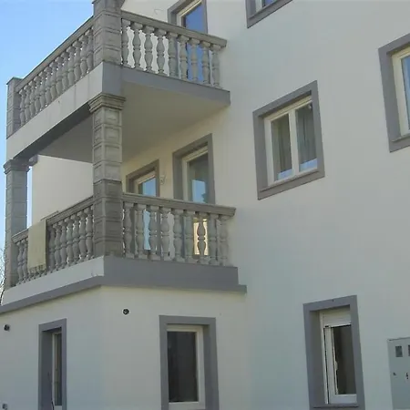 Simple 3-room Apartment