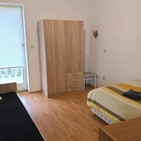 Simple 3-room Apartment Kukuljanovo